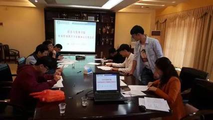 經(jīng)濟(jì)與商務(wù)信息咨詢(xún)服務(wù)現(xiàn)狀與發(fā)展趨勢(shì)簡(jiǎn)析